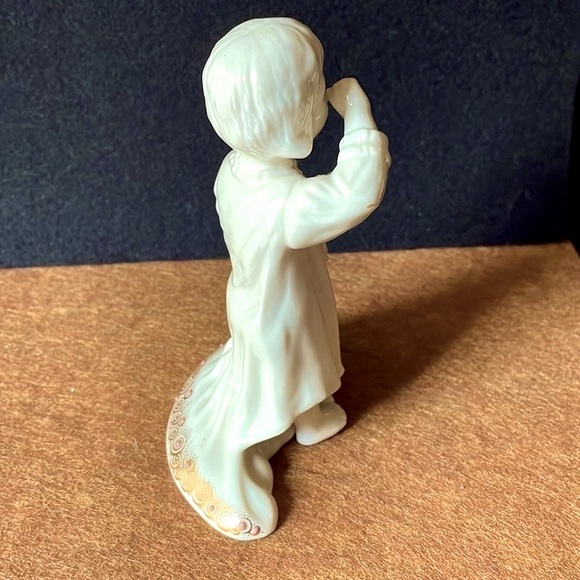 “LENOX JEWELS COLLECTION GIFTWARE” - LITTLE GIRL HOLDING DOLL - Picture 6 of 8